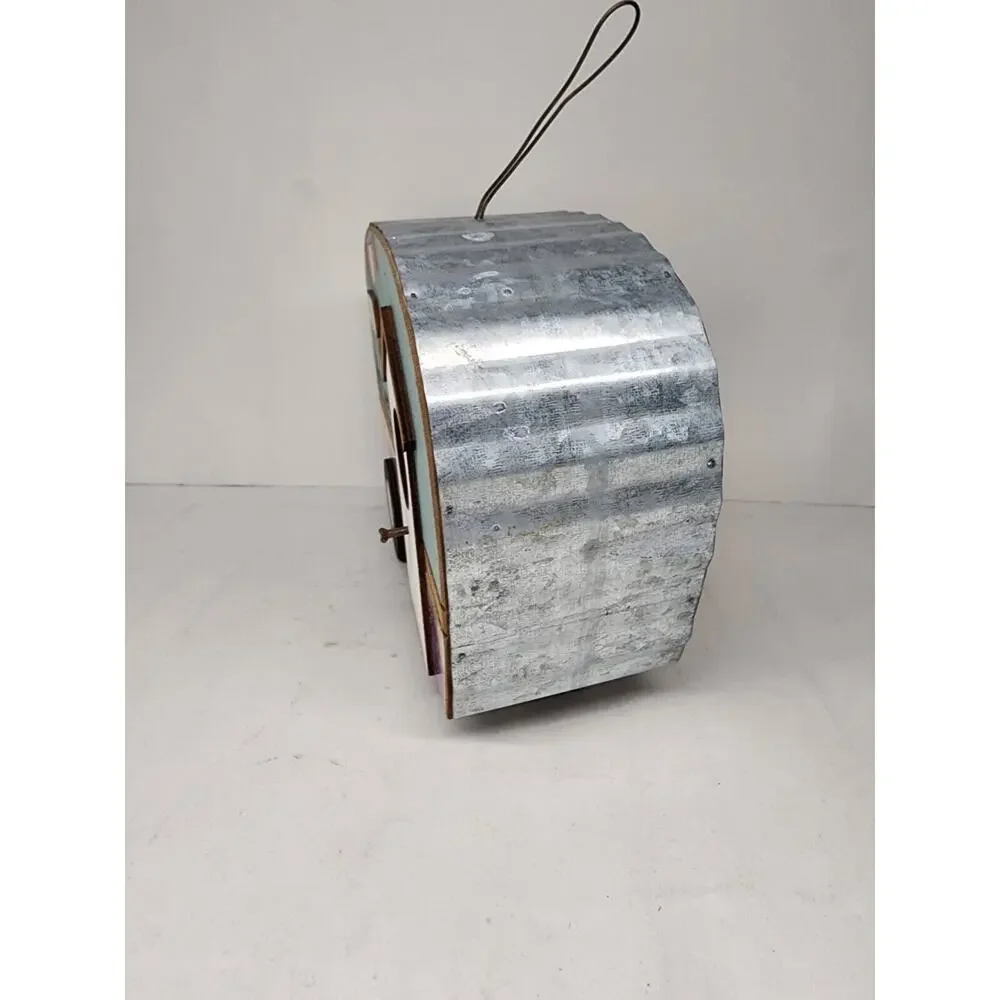 Retro Style Camper Birdhouse 